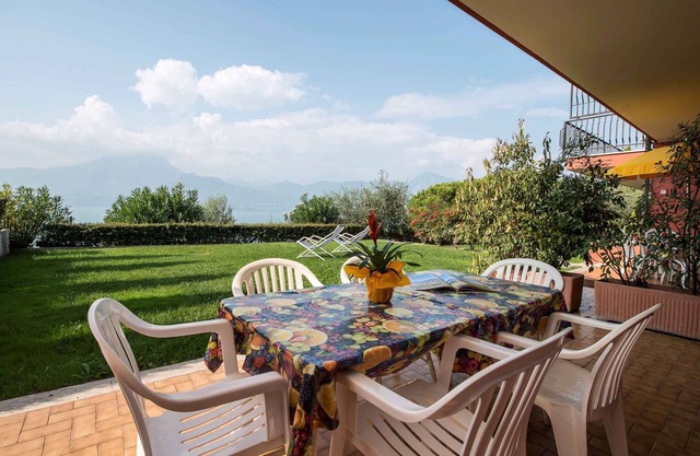 Holiday apartment with terrace and beautiful lake view