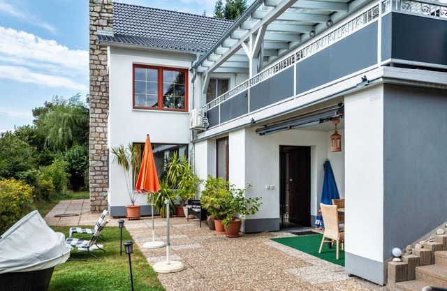 Holiday Apartment 'Brenda' with Private Terrace, Private Garden and Wi-Fi