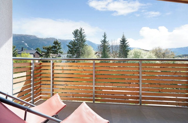 Holiday Apartment "Haus Mader 2" with Mountain View, Private Terrace & Wi-Fi