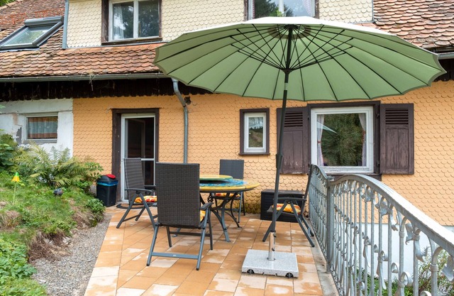 Holiday Apartment '1' with Mountain View, Shared Garden and Wi-Fi