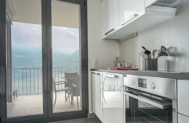 Holiday apartment Brissago for 1 - 4 persons with 2 bedrooms - Holiday house