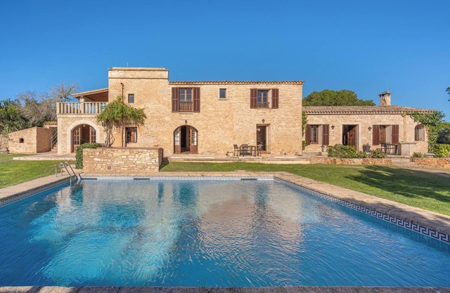 Holiday Apartment "Es Turo d'Eivissa" with Pool, Wi-Fi, Terrace & Garden