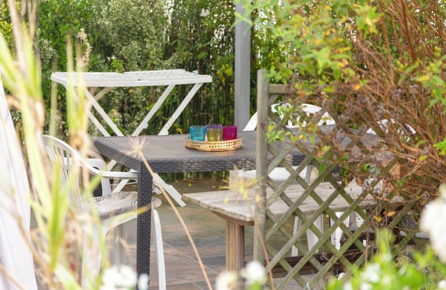 Holiday Apartment "L'Eclose Ty Gwen" with Private Terrace, Shared Garden and Wi-Fi