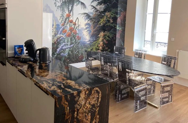 Holiday Apartment "Loft Avec Jaccuzi Et Grand Ecran" with Balcony, Shared Terrace & Wi-Fi