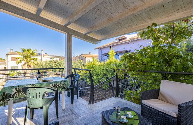 Holiday Apartment LaTorre with Balcony, Terrace and Shared Garden