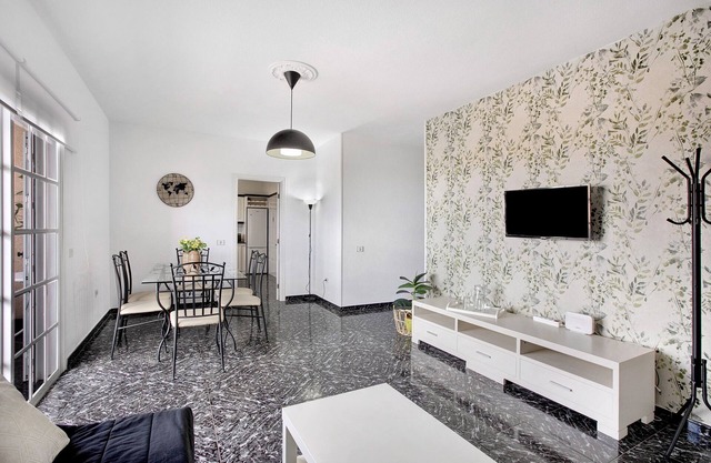 Holiday Apartment "Los Morales" with Sea View, Shared Terrace & Wi-Fi