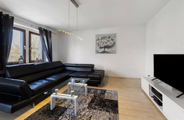 Holiday Apartment 'Wanne Eickel' with Balcony and Wi-Fi