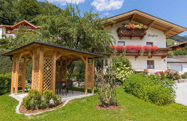 Holiday apartment with winter garden and terrace