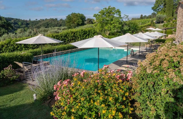 Holiday apartment with pergola and pool