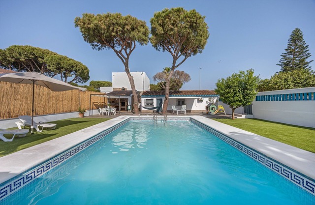 Holiday Home 'Melkart Loft Sancti Petri' with Private Pool, Wi-Fi and Air Conditioning
