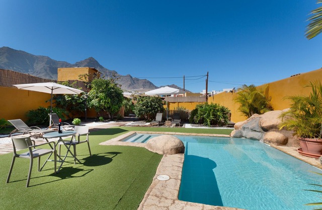 Holiday Home 'Vivienda Vacacional Folillo' with Private Pool, Wi-Fi and Air Conditioning