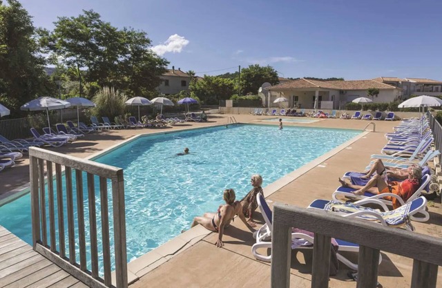 Holiday Apartment "Poggio Mezzana" with Sea View, Shared Pool & A/C