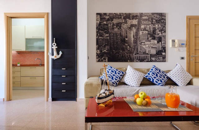 Holiday Home 'Affaccio Sul Mare Luxury Home' with Sea View, Wi-Fi and Air Conditioning