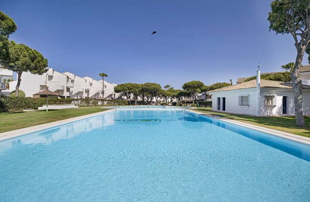 Holiday Home 'Apartamento El Marinero' with Shared Pool, Wi-Fi and Air Conditioning
