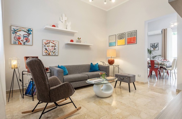 Holiday Home 'Bedda Me Palermo House' with Balcony, Wi-Fi and Air Conditioning