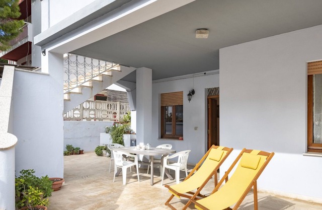 Holiday Home Billia with Terrace, Garden & A/C