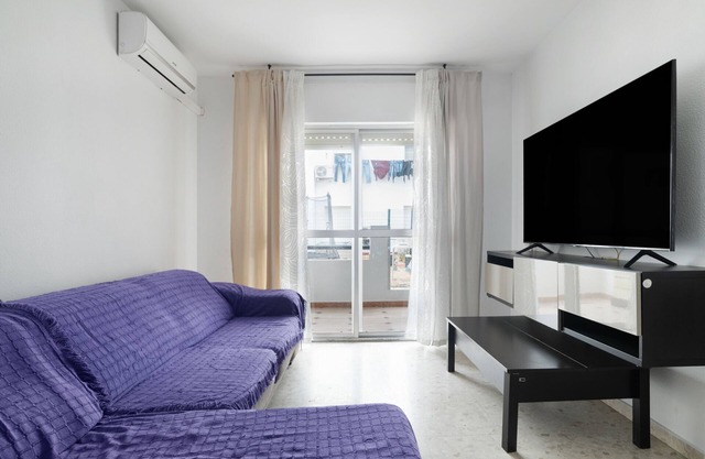 Holiday Home 'Casa En El Centro De Barbate' with Private Terrace, Wi-Fi and Air Conditioning