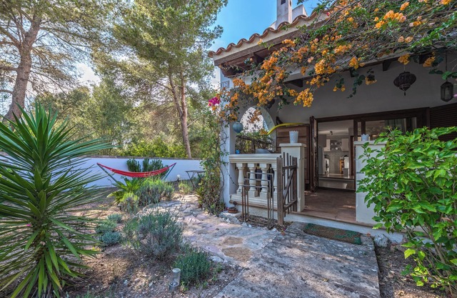 Holiday Home 'Claper' with Private Pool, Wi-Fi and Air Conditioning