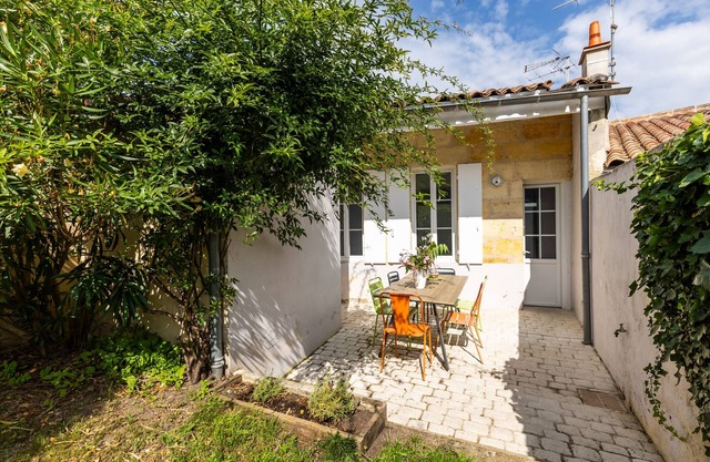 Holiday Home 'Echoppe 3 Ch Jardin 12mn St Emilion' with Private Terrace, Private Garden and Wi-Fi
