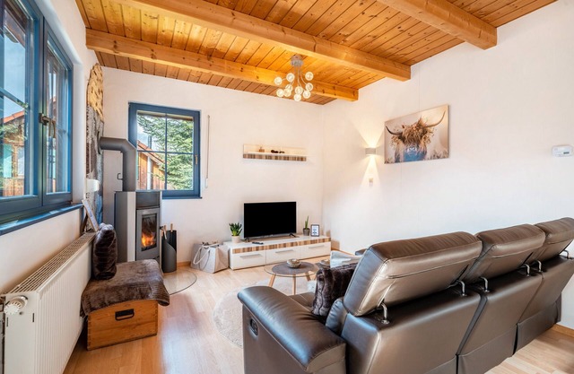 Holiday Home 'Elisabeth' with Barrel Sauna and Private Garden