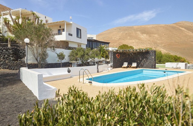 Holiday Home 'Finca La Calerita B' with Sea View