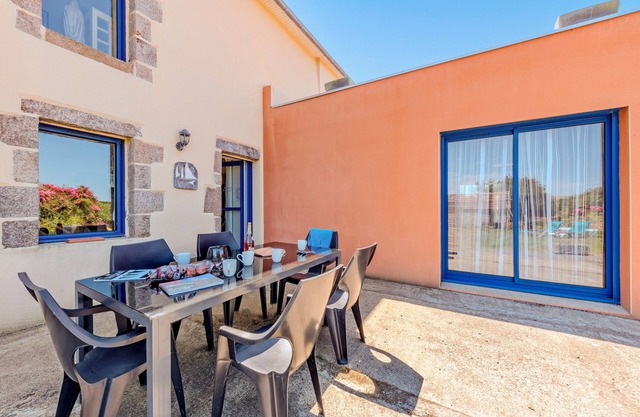 Holiday Home 'Gîte De Pen Ar Mor' with Private Terrace, Private Garden and Wi-Fi