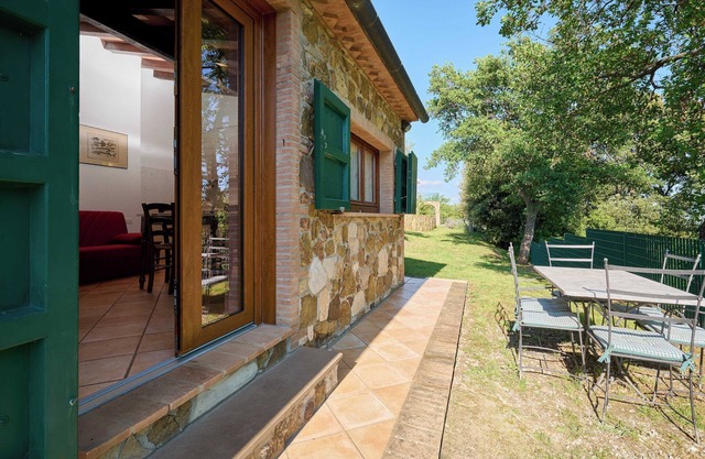 Holiday Home 'Il Quercione' with Private Terrace, Wi-Fi and Air Conditioning