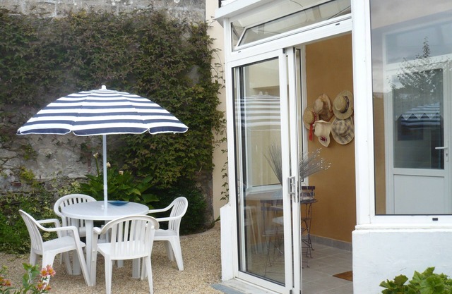 HOLIDAY HOME IN DINARD WITH PRIVATE PARKING