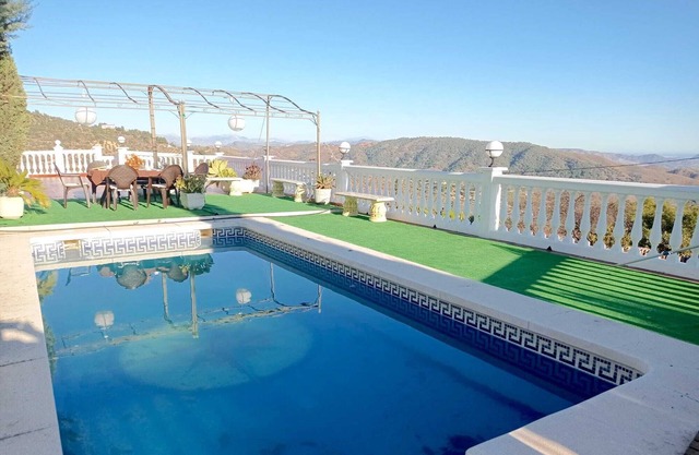 Holiday Home La huerta de Bonela with Mountain Views, Pool & Wi-Fi