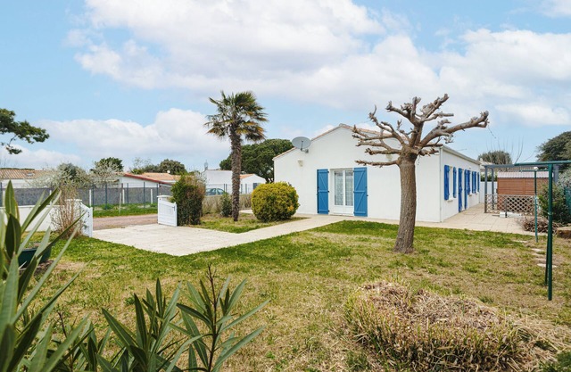 Holiday Home 'Lumineuse Près La Rémigeasse' with Private Terrace, Private Garden and Wi-Fi