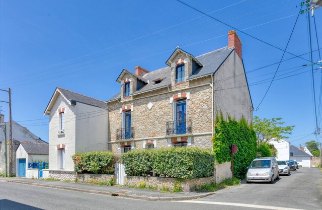 Holiday Home 'Maison Albizia' with Private Terrace, Private Garden and Wi-Fi