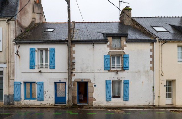 Holiday Home 'Maison Sarzeau Centre - La Bernache' with Shared Pool, Terrace and Wi-Fi