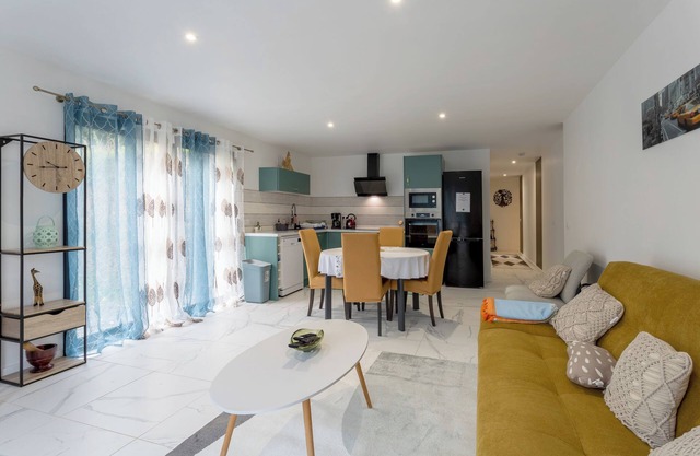 Holiday Home 'Petite Maison Indépendante' with Wi-Fi