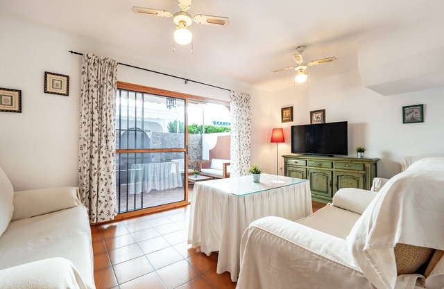 Holiday Home 'Sol Y Mar' with Shared Terrace and Wi-Fi