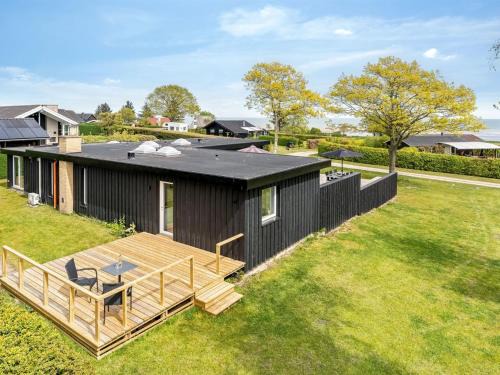 Holiday Home Tonna - from the sea by Interhome