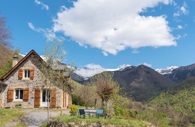 Holiday Home 'Ty Sioul - Mountain View' with Mountain View, Private Terrace and Wi-Fi