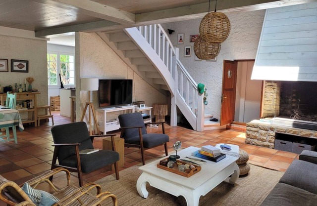 Holiday Home 'Village De Piraillan Réf 141' with Private Pool, Private Terrace and Wi-Fi