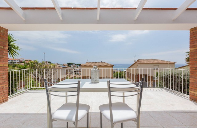 Holiday Home 'Villa Grau' with Sea View, Wi-Fi and Air Conditioning