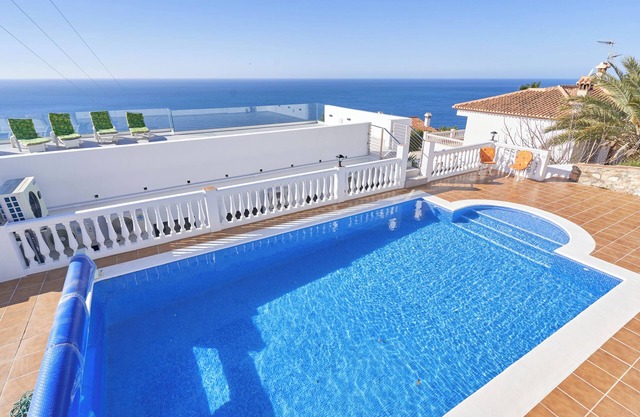 Holiday Home 'Villa Infinite' with Sea View, Wi-Fi and Air Conditioning