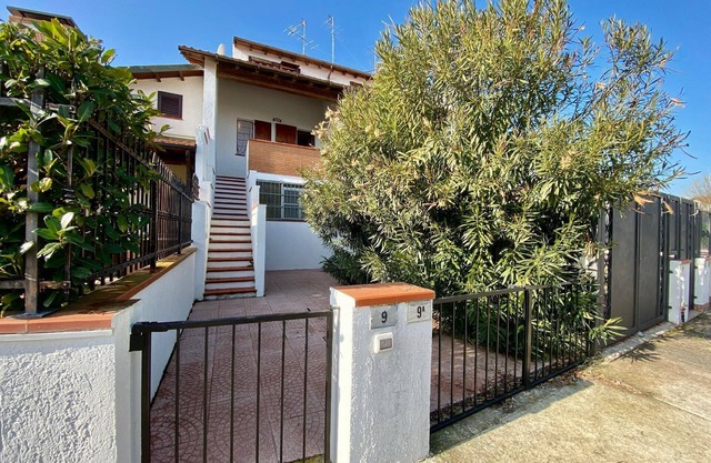 Holiday house Lido delle Nazioni for 1 - 6 persons with 2 bedrooms - Row house