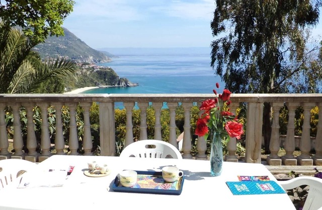 Holiday house Faro Capo Vaticano for 1 - 6 persons with 2 bedrooms - Holiday house