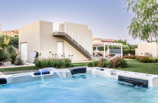 Holiday house Lido di Noto for 1 - 8 persons with 3 bedrooms - Twin house