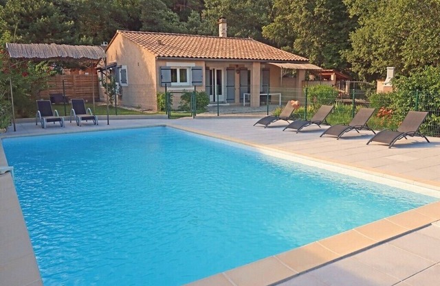Holiday house private pool 6 people