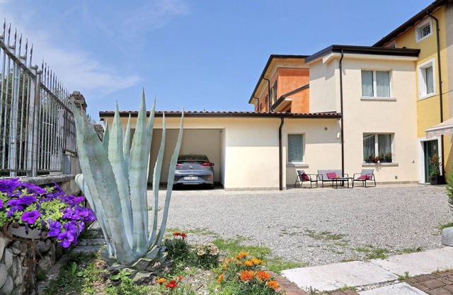 holiday house 'Vall' with private parking