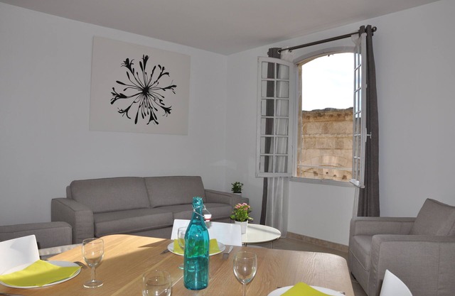 Holiday in Arles: Apartment with exceptional view of the Théâtre Antique