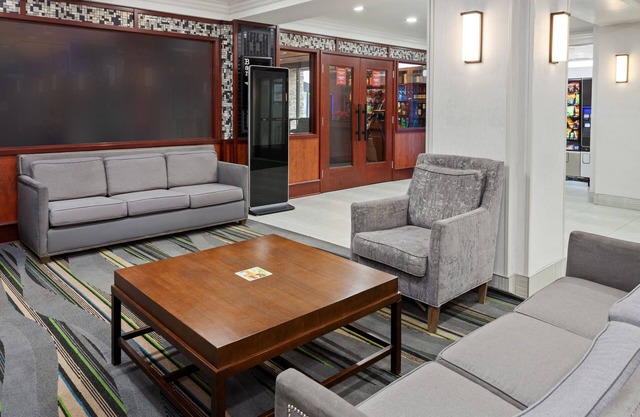 Holiday Inn Chicago-Oakbrook by IHG