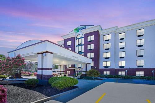 Holiday Inn Express Hotel & Suites Birmingham - Inverness 280 by IHG