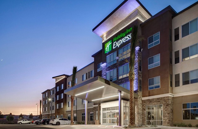 Holiday Inn Express & Suites Ontario - Chino Hills by IHG