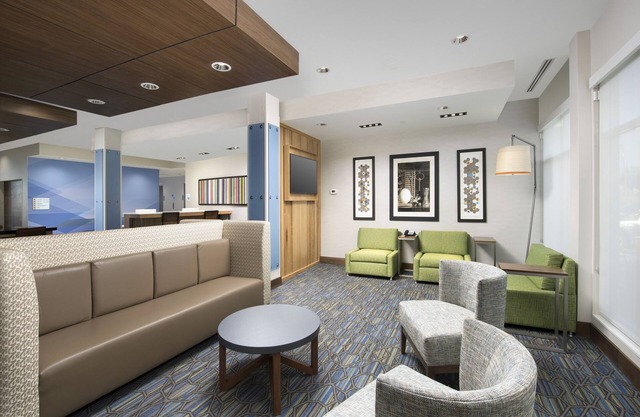 Holiday Inn Express & Suites San Antonio North - Windcrest by IHG