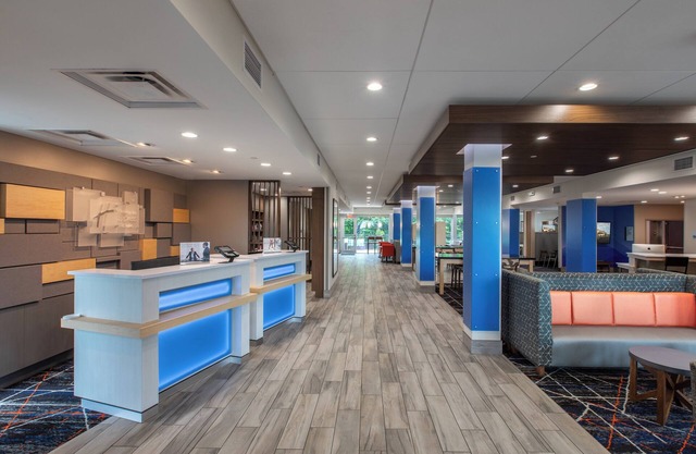 Holiday Inn Express & Suites Greenville - Taylors by IHG